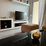 Gloal Sea View Apartment